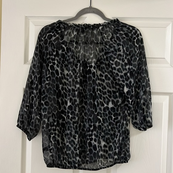 Express Women’s  Sheer Animal Print Blouse Size M - Picture 7 of 9